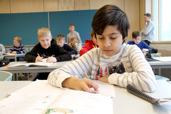 Foto: Heidi M. Skjebstad Elever arbeider i klasserom. (Foto: Heidi M. Skjebstad)
